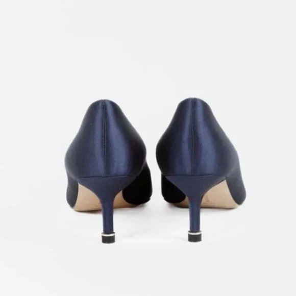 Manolo Blahnik Hangisi Blue Satin Jewel Pumps - Picture 4 of 11